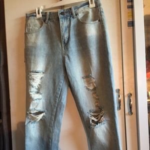 Super cute destroyed jeans